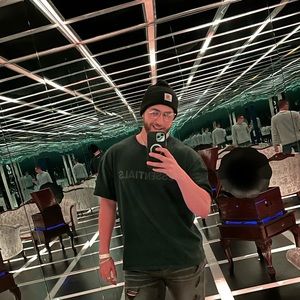 Meet your Posher, Logan